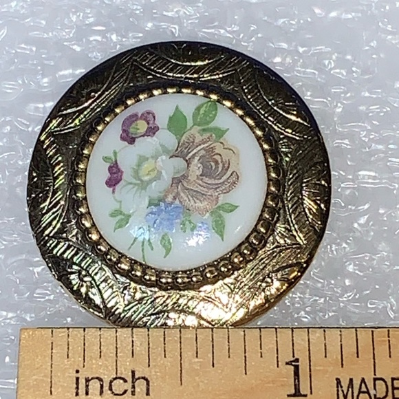 Floral Cabochon in Gold Tone Circle Brooch/Pin - Picture 8 of 8